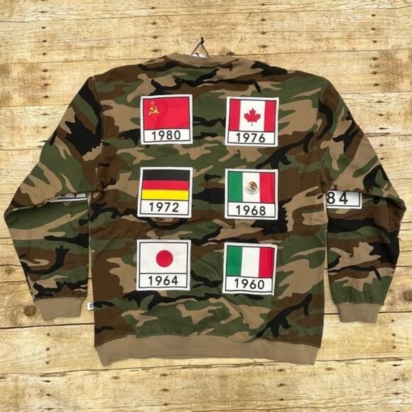 Cashmere Sound Worldwide Crewneck in Woodland Camo - Picture 4 of 7